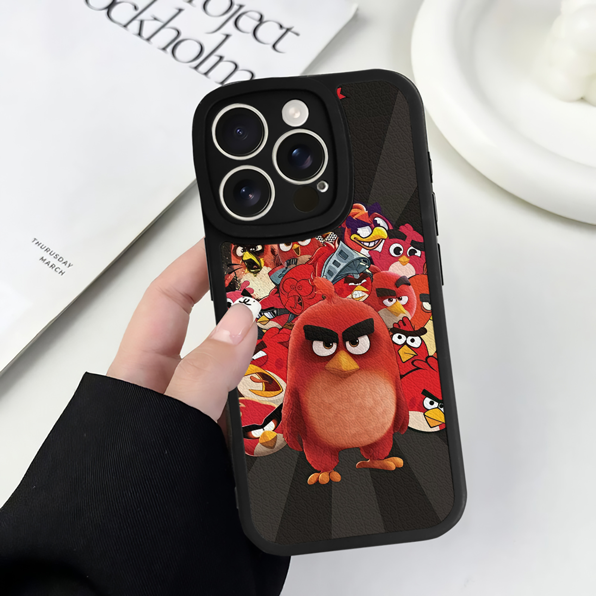 （画像用） Angry Birds アングリーバード 【iPhone 16シリーズ対応】シリコンスマホケース（レザー調） 材質：シリコン
